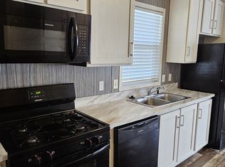 140 Birch Ct, Belleville, MI 48111