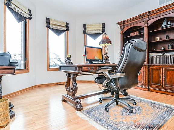 4th image of 5001 Quincy Ct