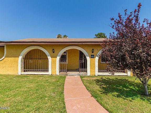 3rd image of 652 E Kael Cir