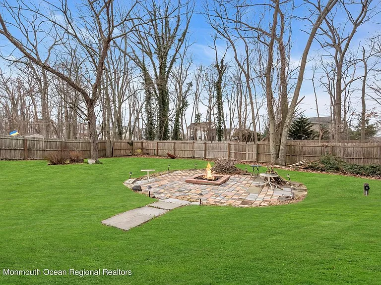 248 Sunset Ln — Photo 38