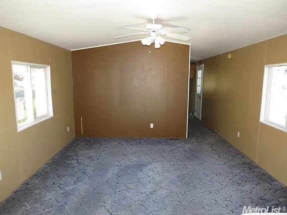 4th image of 13355 Halls Ct