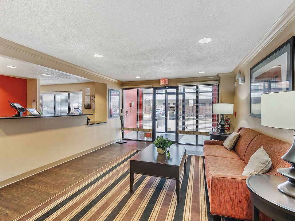Lobby and Guest Check-in