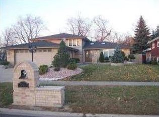 7642 W 105th St, Palos Hills, IL