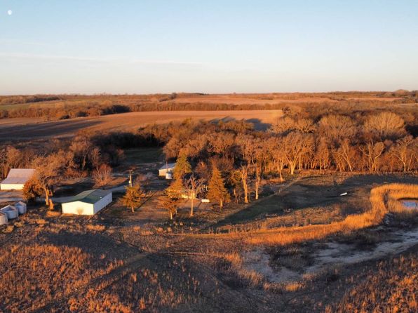 661 N 240th Rd, Solomon, KS 67480