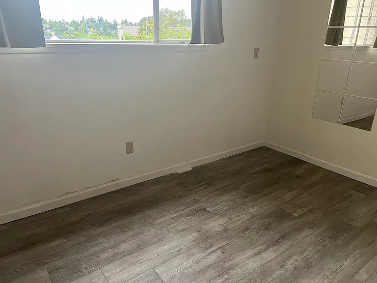 5011 45th Ave NE — Photo 7