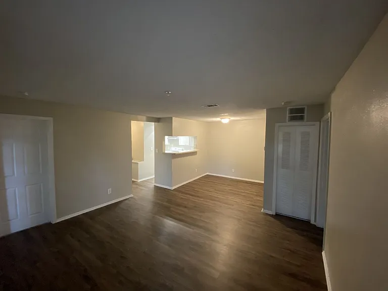 238 Afton Sq #202 — Photo 2