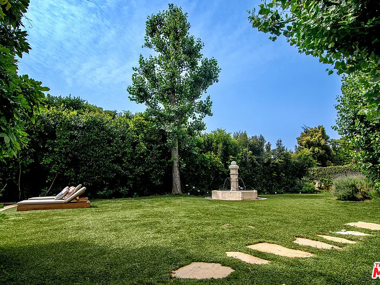 1221 Minorca Dr — Photo 44