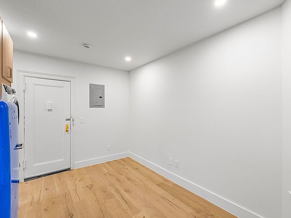 5th image of 82-86 W Washington Pl #5H