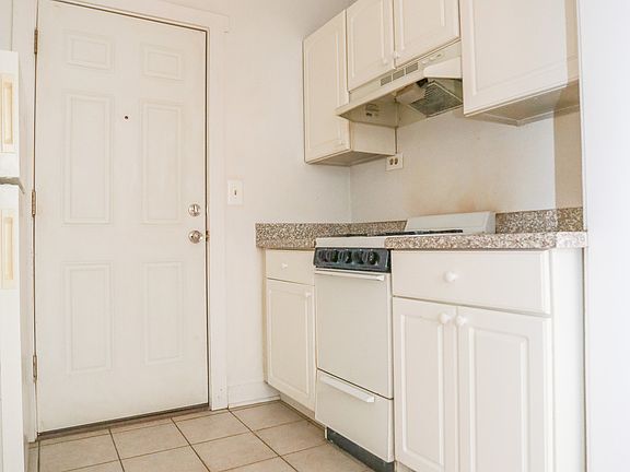 4th image of 4526.5 N Damen Ave #2B