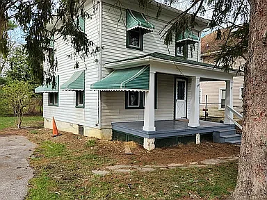 3 bed, $2,300 — Photo 2