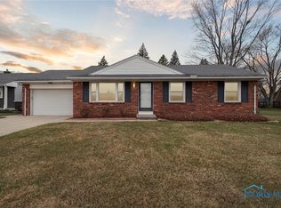 116 Rossway Ave, Rossford, OH 43460