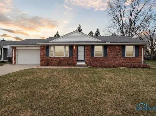 116 Rossway Ave, Rossford, OH 43460