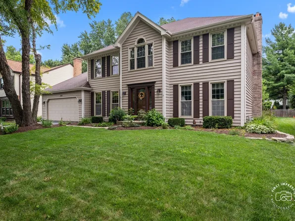 2412 Barkdoll Rd, Naperville, IL 60565