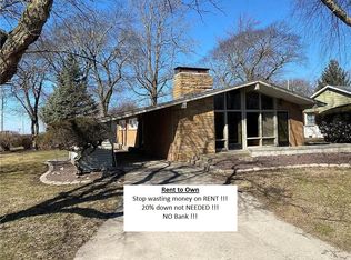 1 Country Gdns, Mattoon, IL 61938