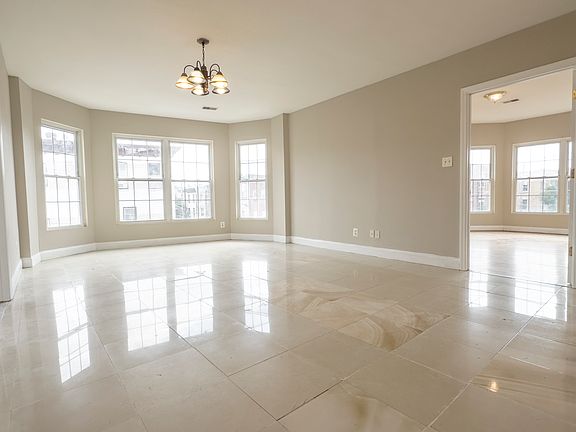 5th image of 819 S 8th St Floor 3