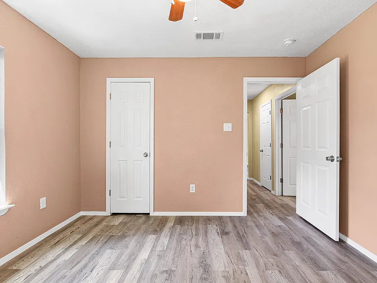 906 Attas Ave — Photo 6