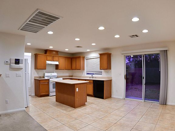 5th image of 9057 Iron Cactus Ave