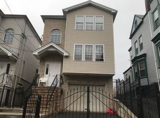 685 S 17th St, Newark, NJ 07103