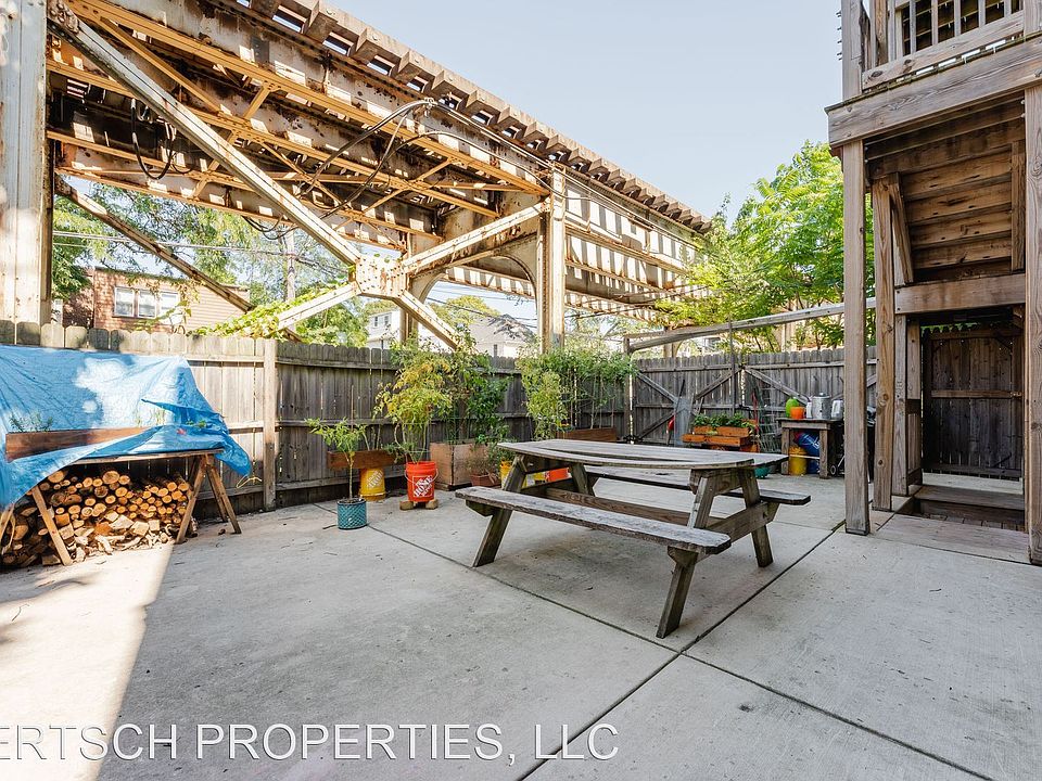 2nd image of 2034 W Eastwood Ave #1E