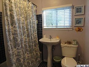 4th image of 10019 Glory Ave