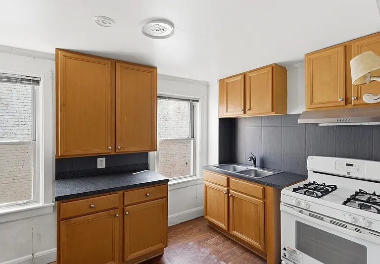 1101 S Carey St — Photo 4