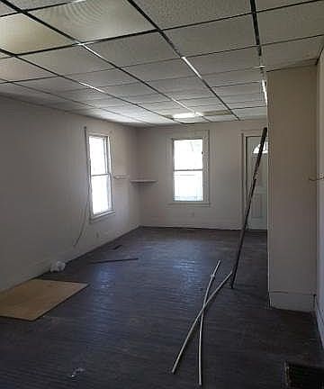 5th image of 932 E South St