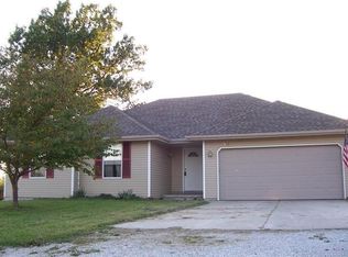 371 Crocodile Ave, Sparta, MO 65753