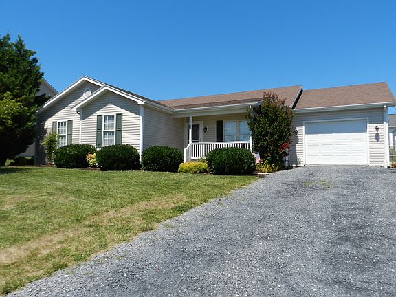2nd image of 40 Falcon Ln
