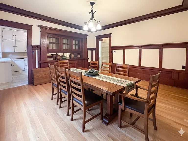 1123 Marion Ave — Photo 7