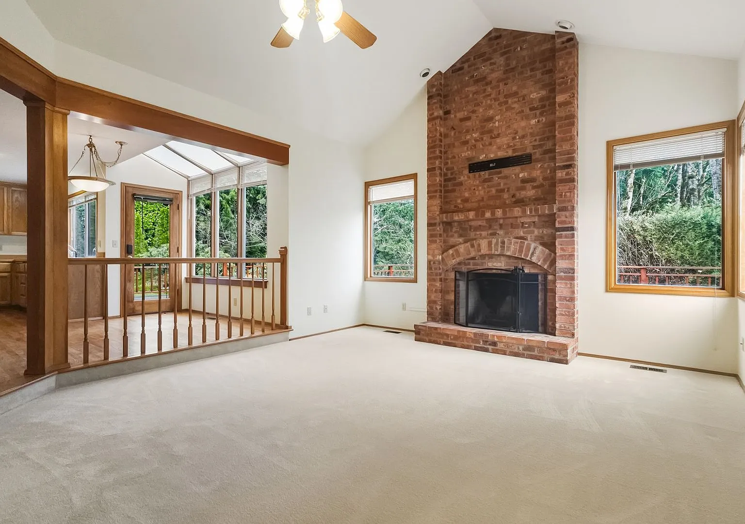 Spacious, Comfortable House in Forest Ridge Estates of Bellevue — Photo 4