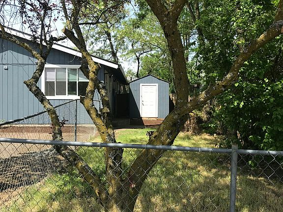 3rd image of 9623 SE Knight St #9625