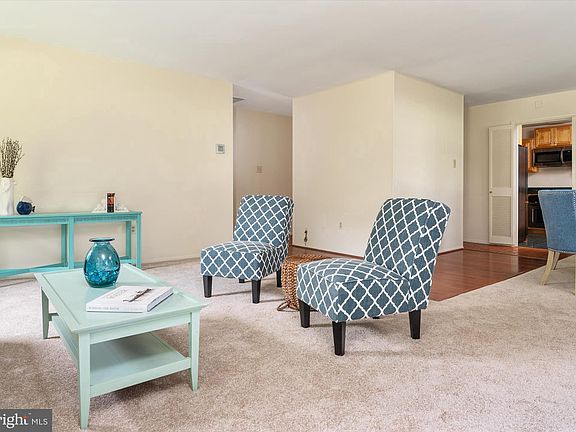 5th image of 1779 Shaftsbury Ave