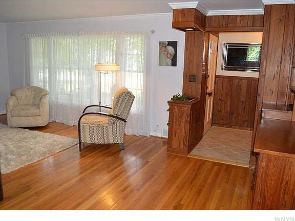 4th image of 1760 Ellwood Ave