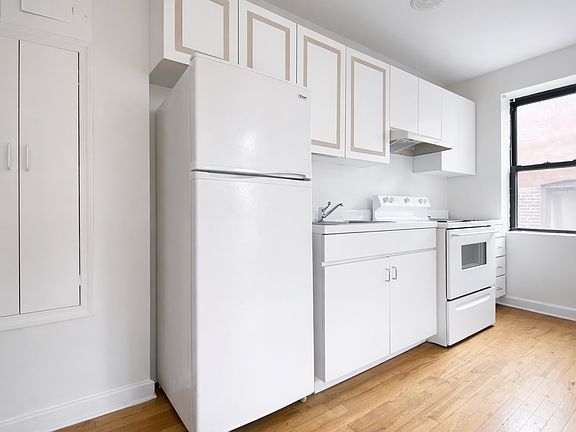 5th image of 182 Claremont Ave APT 53B