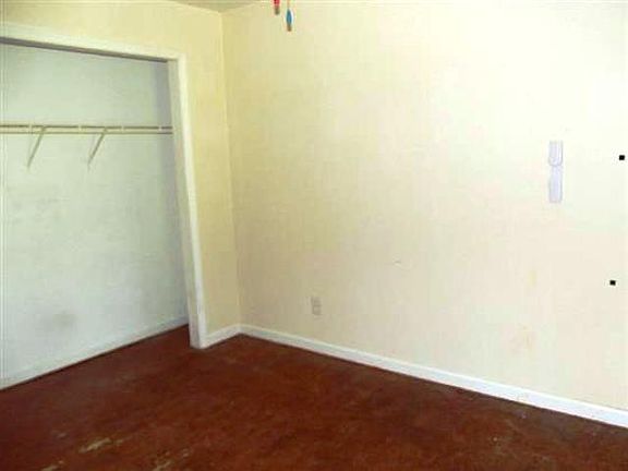 3rd image of 50 Lynville Dr