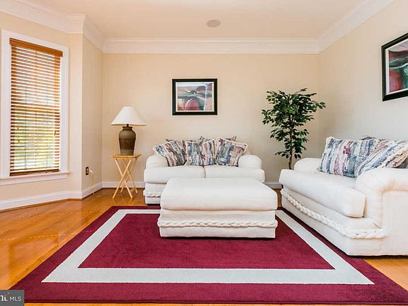 4th image of 348 Chamborley Dr