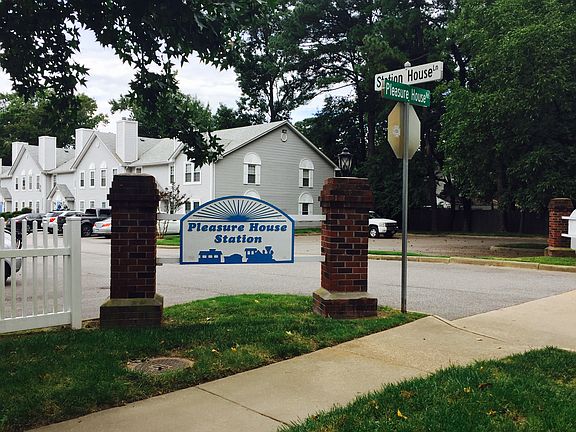 2nd image of 4839 Station House Ln
