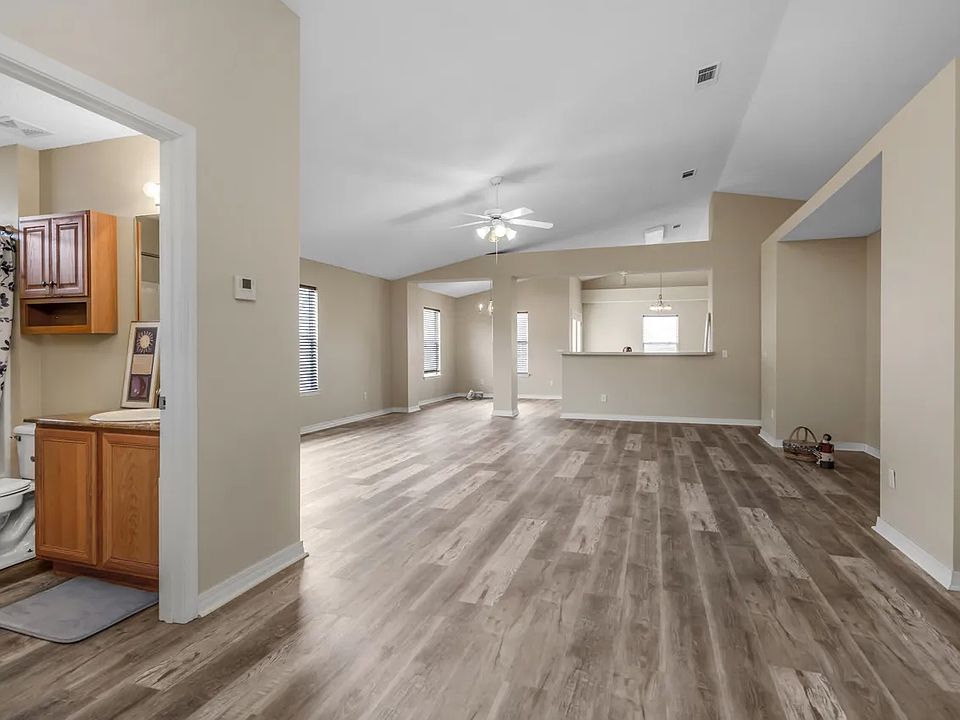 1st image of 1934 Reserve Blvd