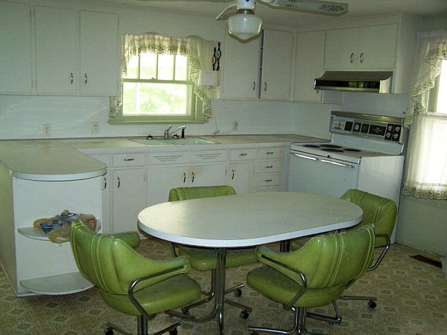 2nd image of 4084 Hwy 55 W