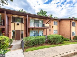 10025 Fair Woods Dr #218, Fairfax, VA 22030