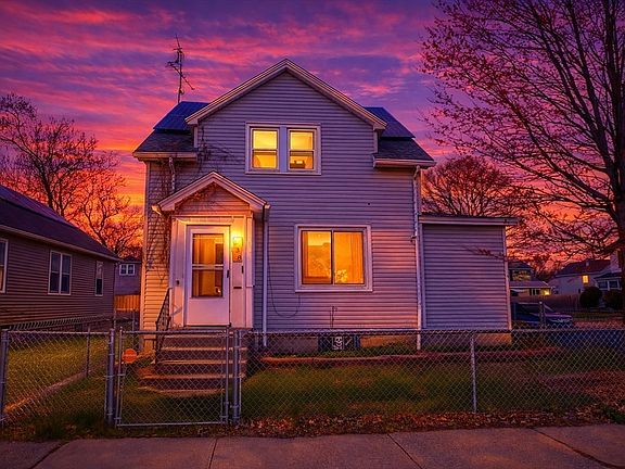 4th image of 138 Wilber St