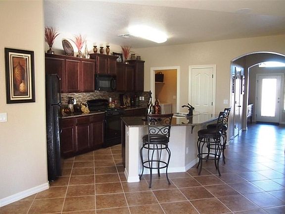 5th image of 320 Stetson Dr
