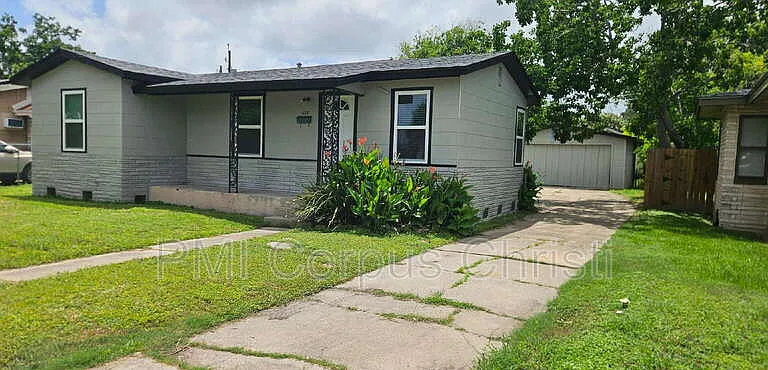 638 Sharon Dr — Photo 2