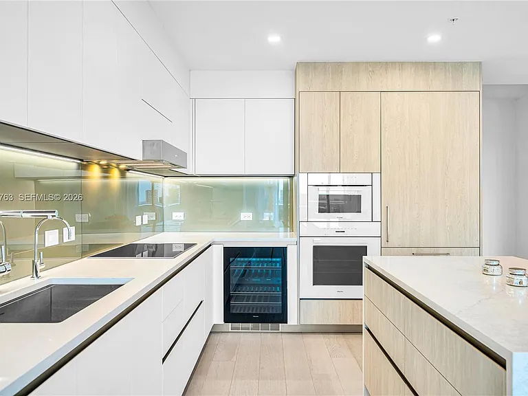 9201 E Bay Harbor Dr #Penthouse 809 — Photo 7
