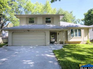 10406 Mockingbird Dr, Omaha, NE 68127