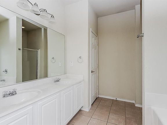 4th image of 3140 Rockwell Ln