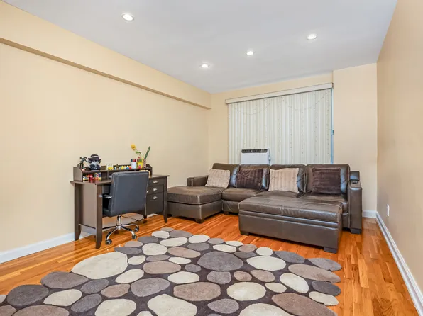 26-25 Union Street image 7 of 17