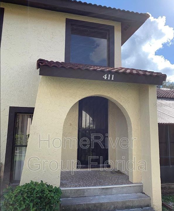 1st image of 411 Hunter Cir