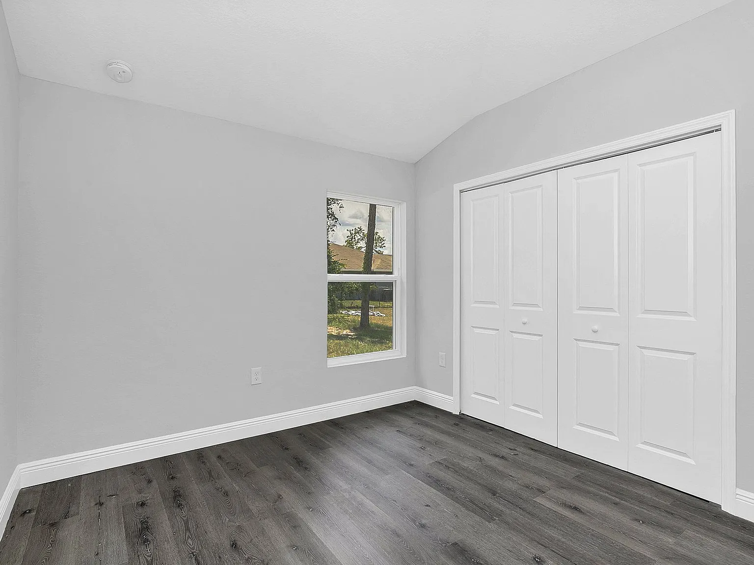 3 bed, 2.0 bath, 1095 sqft, $1,695 — Photo 3