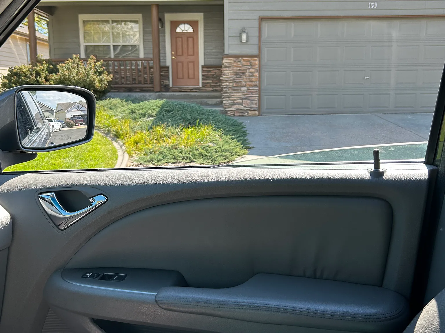 3 bed, 1350 sqft, $2,295 — Photo 2